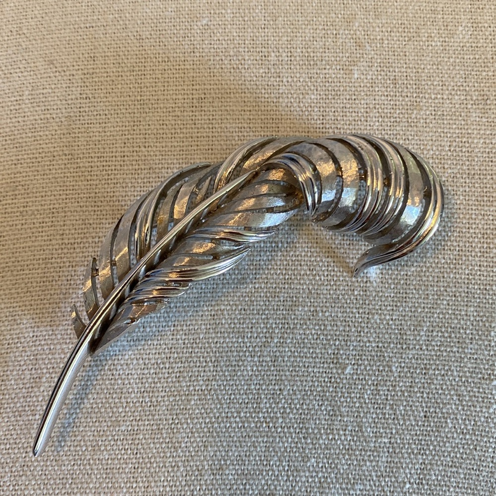 Large Vintage Boucher Signed & Numbered Silver Feather Brooch